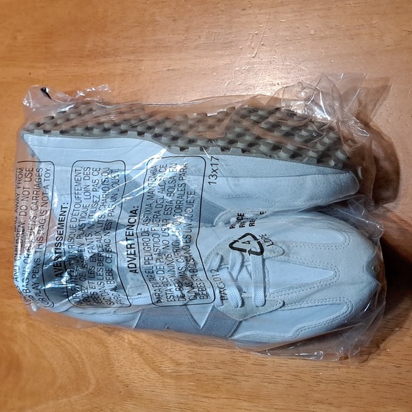 New Balance 327 White w/Grey N  WS327KE SZ: 10B Medium - Picture 11 of 16